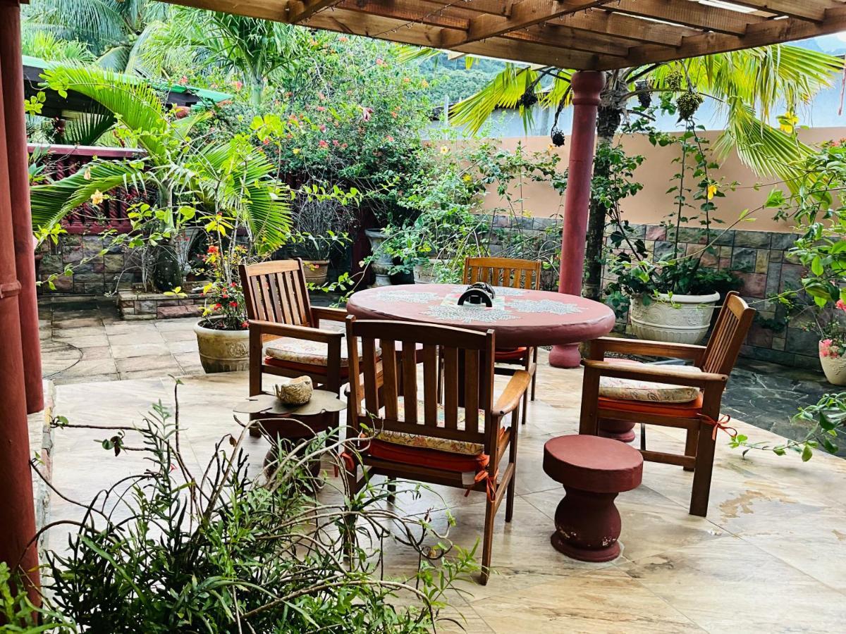Effie Mountain View Coco Villa Misere Екстериор снимка